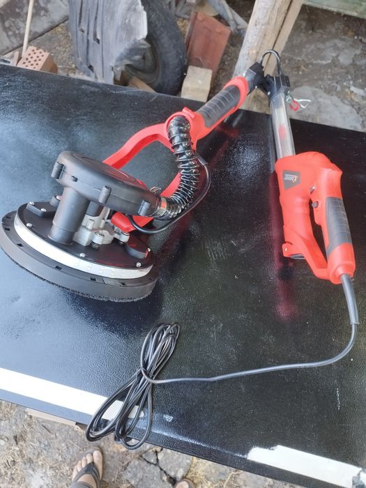 Шлайф машина за стени и тавани.