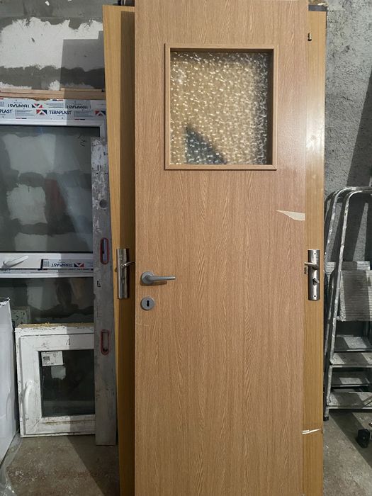 4usi de apartament..in stare foarte buna