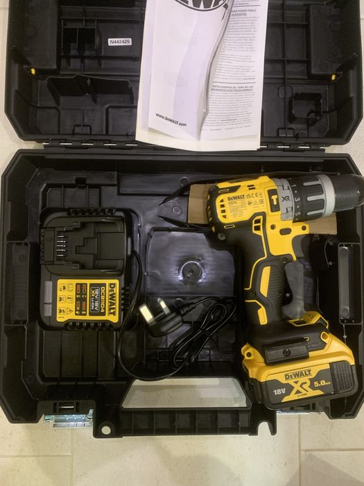 Винтоверт Dewalt DCD796N