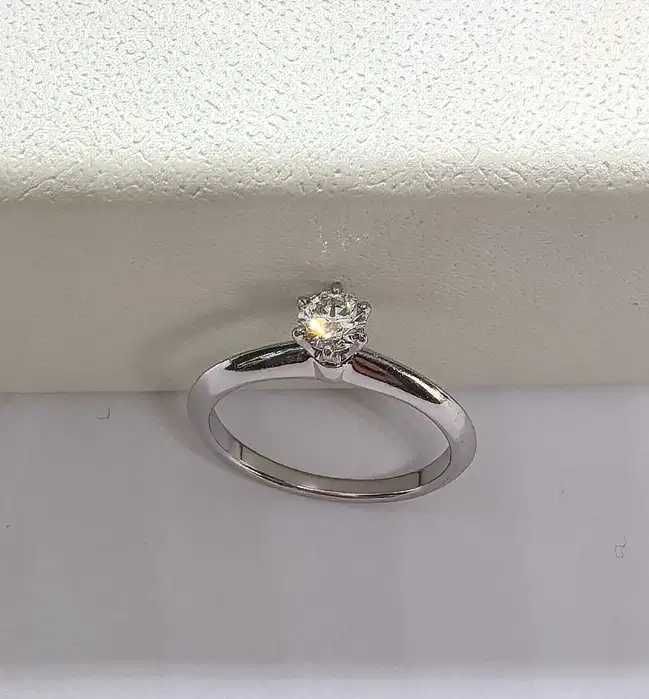 Кольцо белое золото tiffany