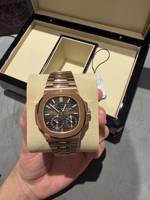Patek Philippe Nautilus 5712-1R Rose Gold – Full Set – Nou