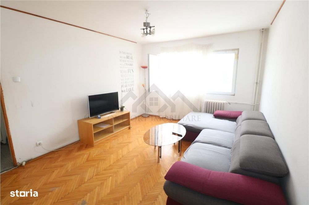 Apartament cu 3 camere, zona Sagului
