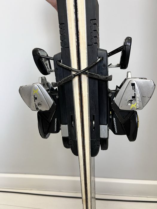 Лыжи и лыжные ботинки