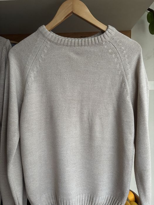 Пуловер и поло в бежовата гама- екрю