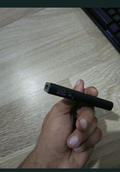 Tastatura masu căști reductor plus încă  o tastatura tot ce se vede