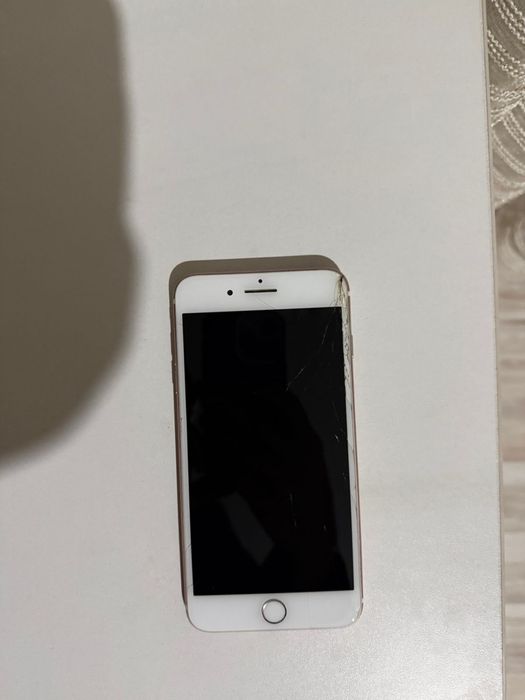Продается айфон 7+