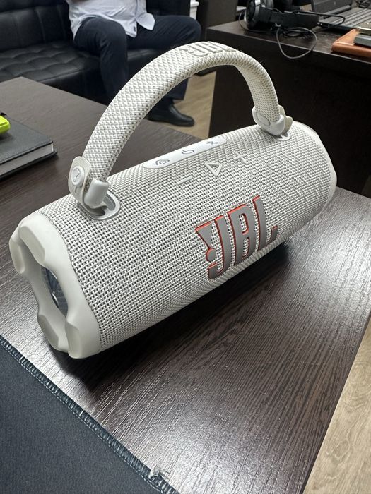 JBL Charge 6 White