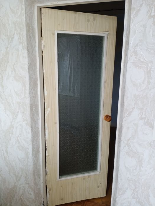 3 двери (межкомнатные б/у)