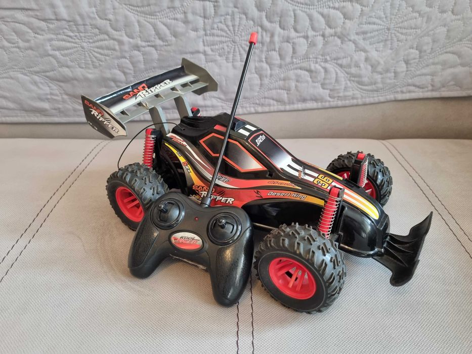 Masina cu telecomanda Kool Speed, funcționează fără probleme.