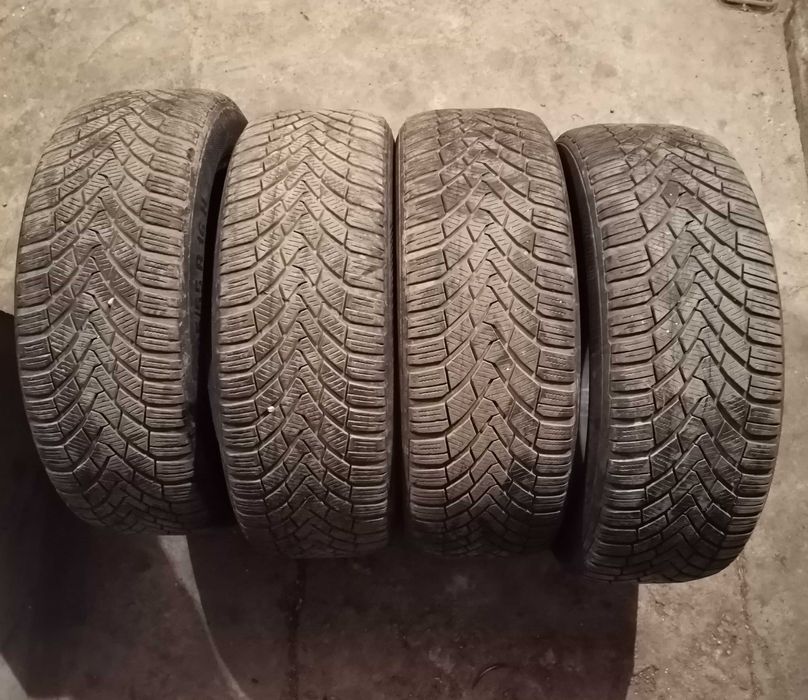 Продавам 4 броя Зимни гуми 205.55.16 на 1 сезон дот 2019 Контентал