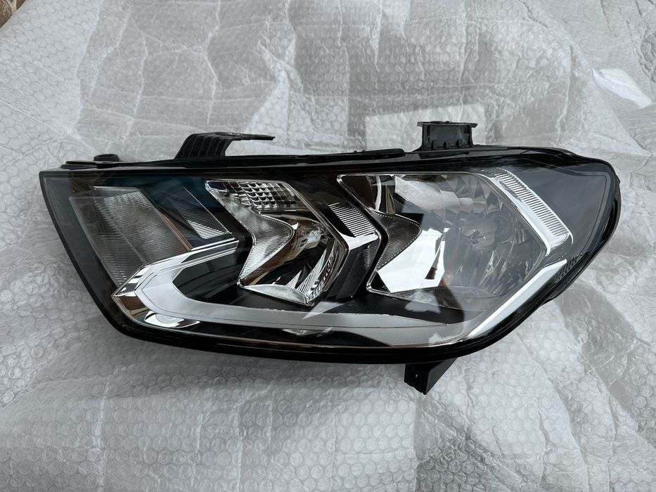 Far stânga audi a1.cod:82a941003.