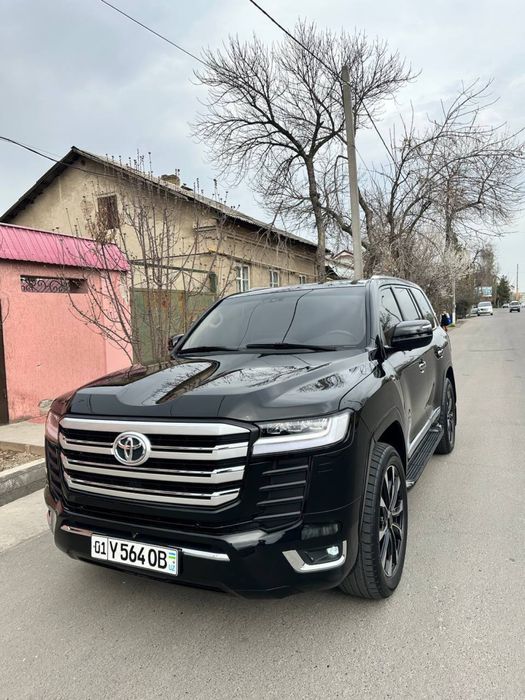 машины в ассортимента!!! Ролс Ройс Мерседес бенз Тойота