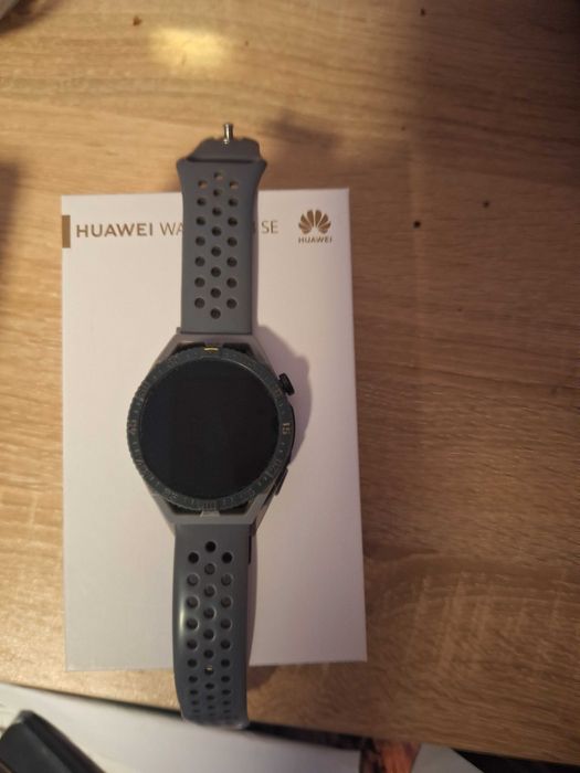 Часовник HUAWEI GT 3 SE