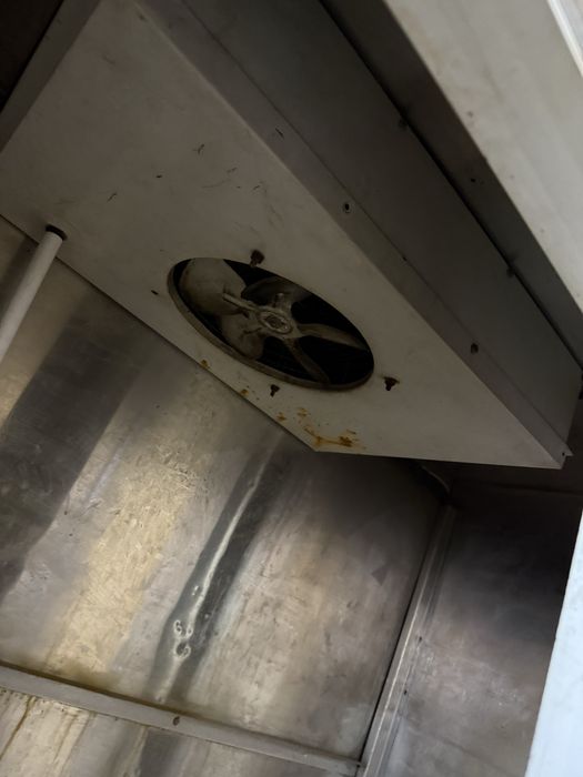 Холодильник большой продам