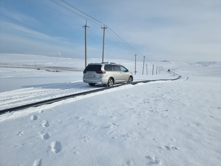 Тойота сиенна 2015