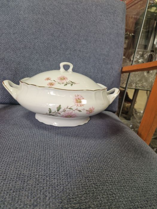 Супници и чайник порцелан