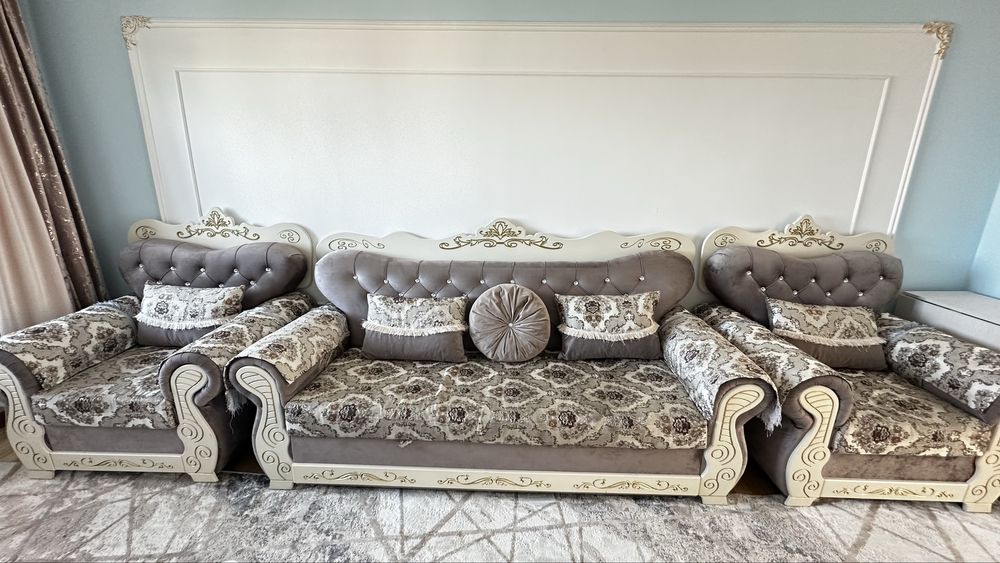 Королевский диван