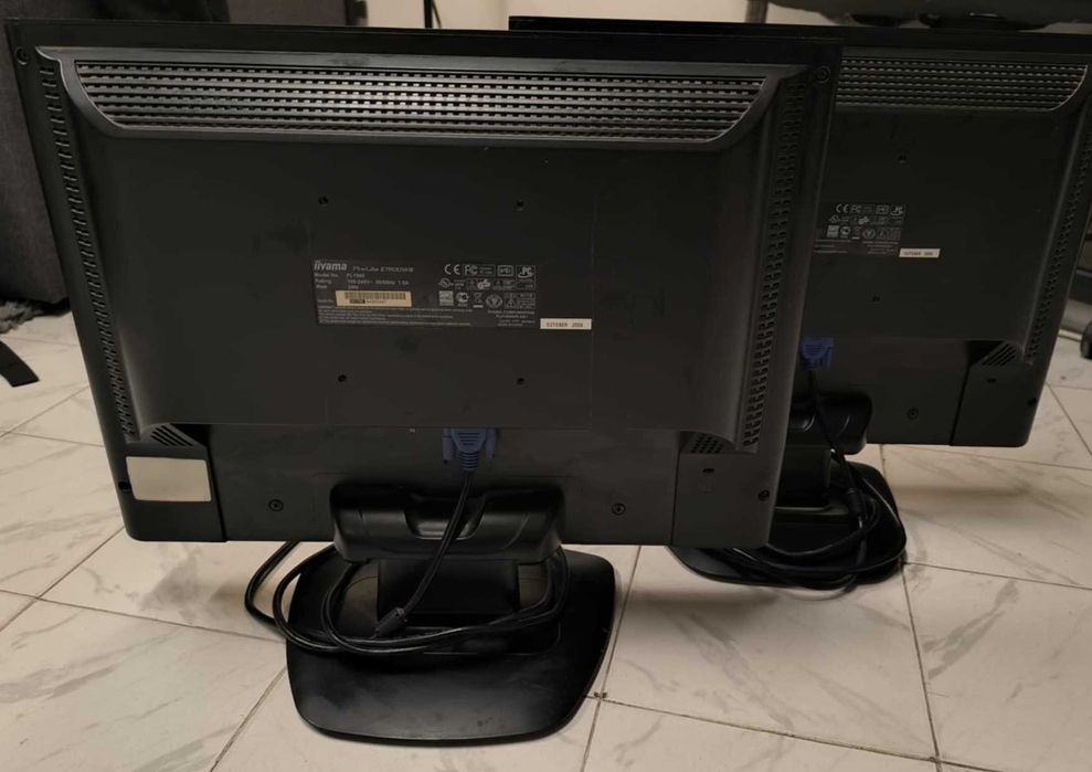 Dual Монитор 19" IIiyama ProLite E1900WS
