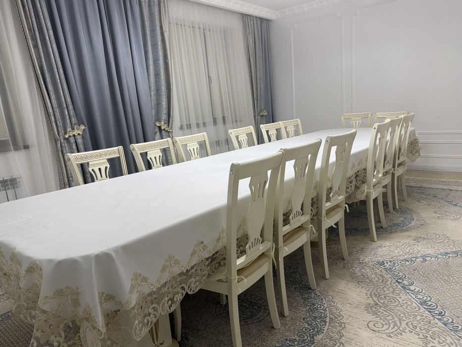 Продается стол стульями для гостиной