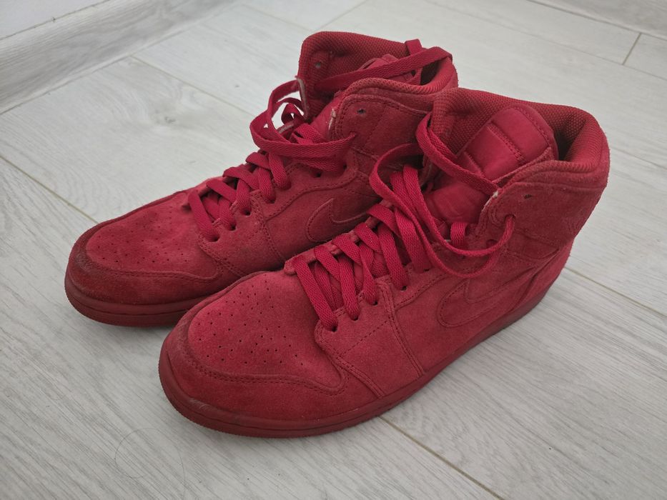 Nike Air Jordan 1 Retro High Red Suede