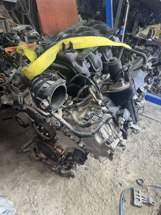 Двишатель на nissan patrol VQ56
