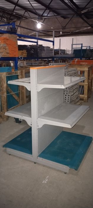 Торговые стеллажи