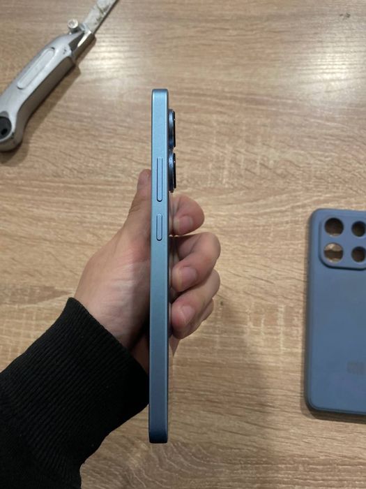 Продам срочно Redmi not 13 все работает