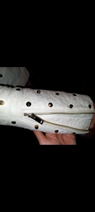 Дамско бяло кожено рокерско яке с капси ZARA