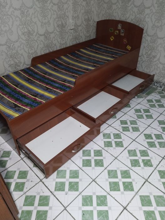 Продам кровать односпалка