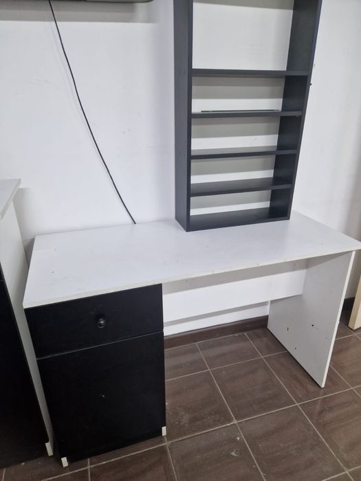 Кресла и столы для офиса