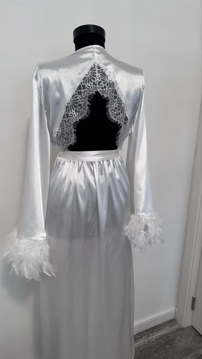 Halat de mireasă personalizat cu broderie de mătase