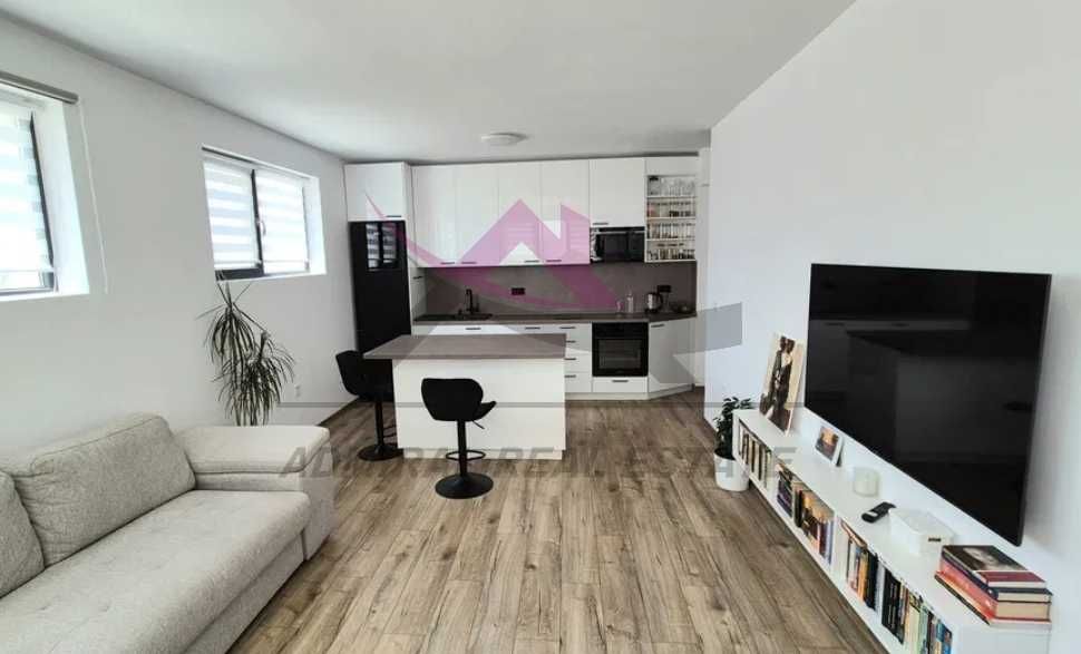 Продава се Двустаен апартамент в к.к. Св.Св. Константин и Елена - 72 кв.м за 2431 €/кв.м - Снимка #1