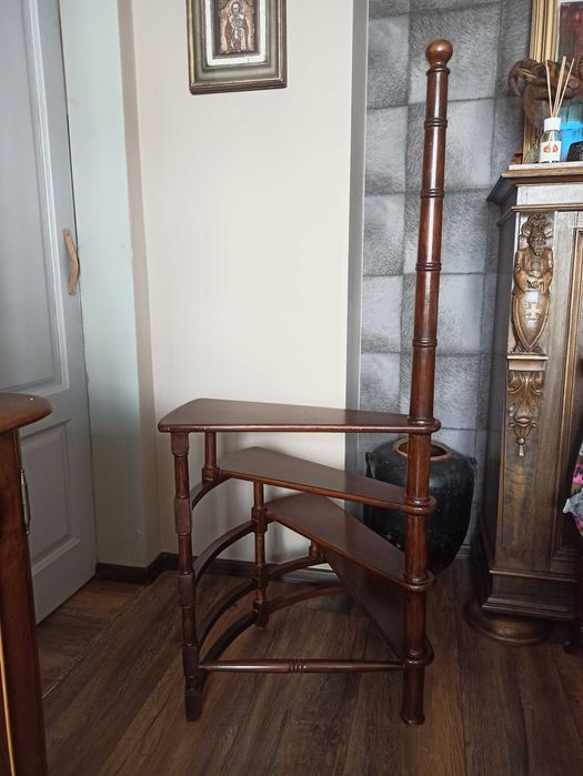 Стълба за библиотека