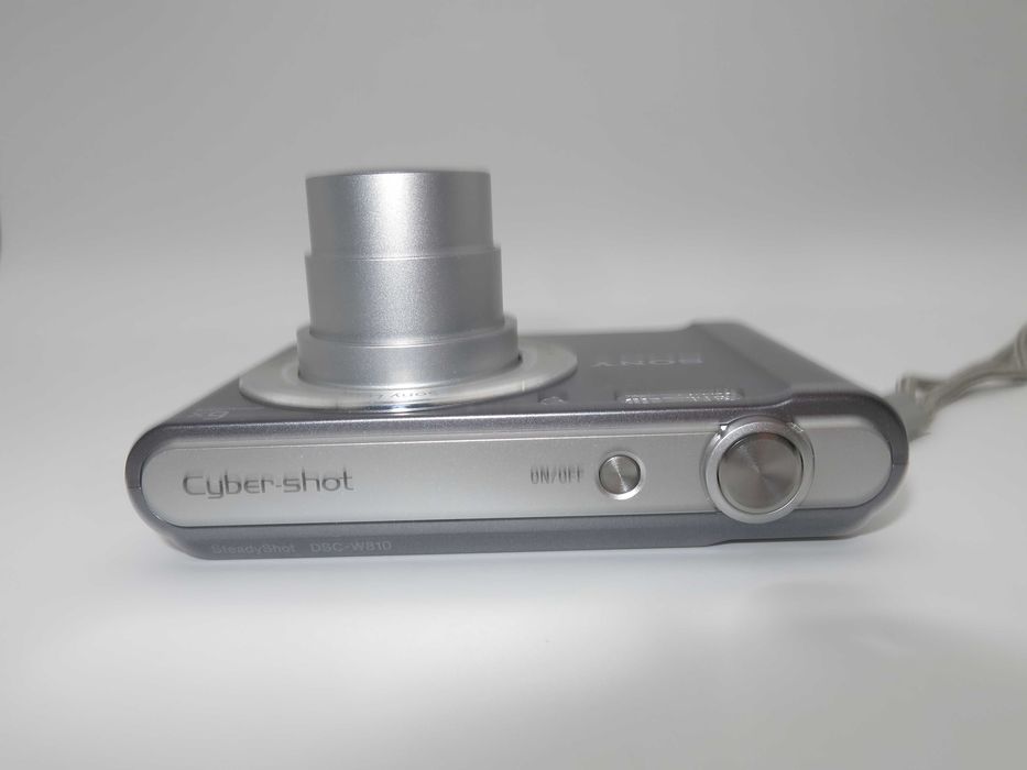 Sony Cyber-shot DSC W810 ултра компактен цифров фотоапарат, дигитална камера 20 MP, в отлично състояние, пълен комплект, работи перфектно