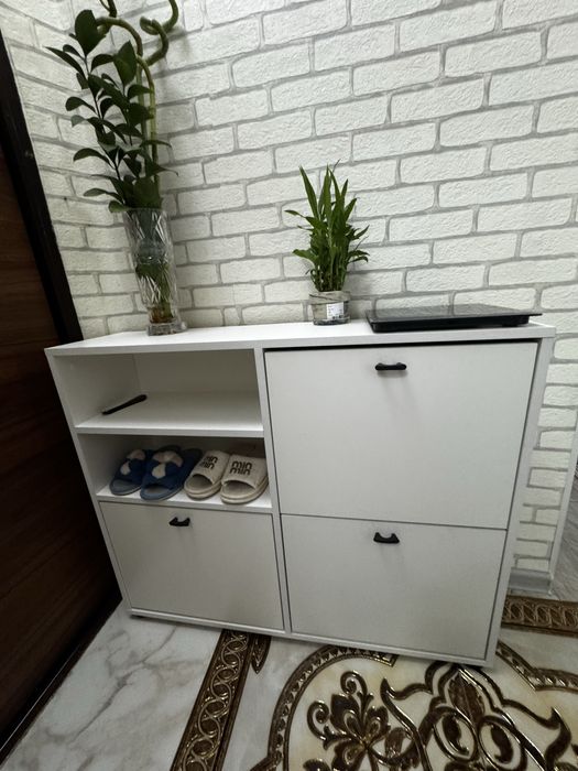 Тумбы или шкаф для обуви