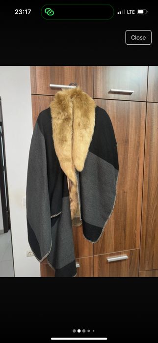 Poncho capa din lana cu guler de blana