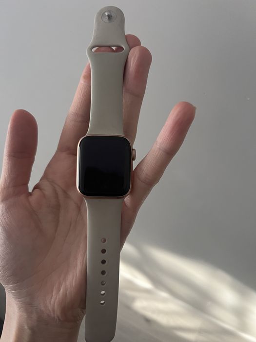 Продам Apple Watch