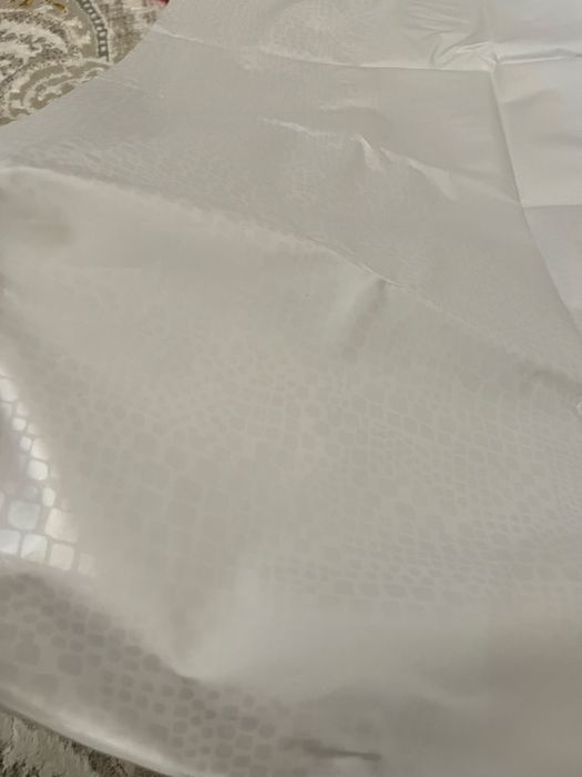 Продам клеенчатую скатерть