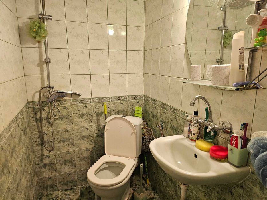 Тристаен тухлен в района на Чаталджа