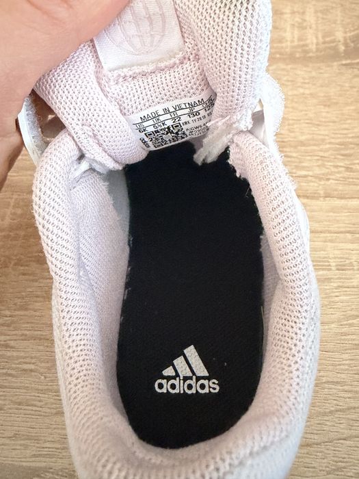 Маратонки Skechers и Adidas за момиче