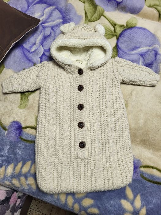 Продам  для ребёнка до 6 месяцев