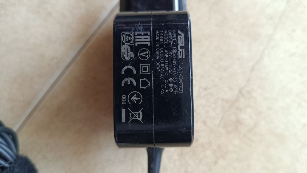 Зарядни устройства за Assus и Dell за лаптоп