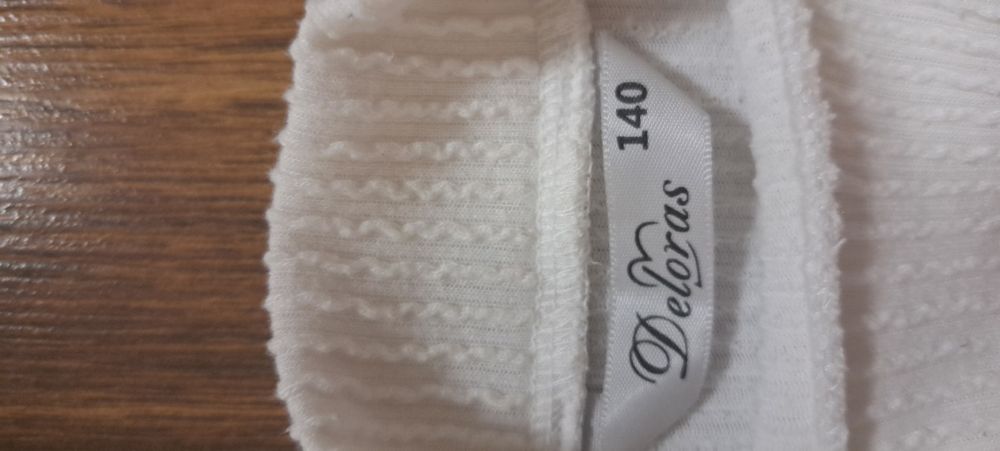 Продам блузку 140 см