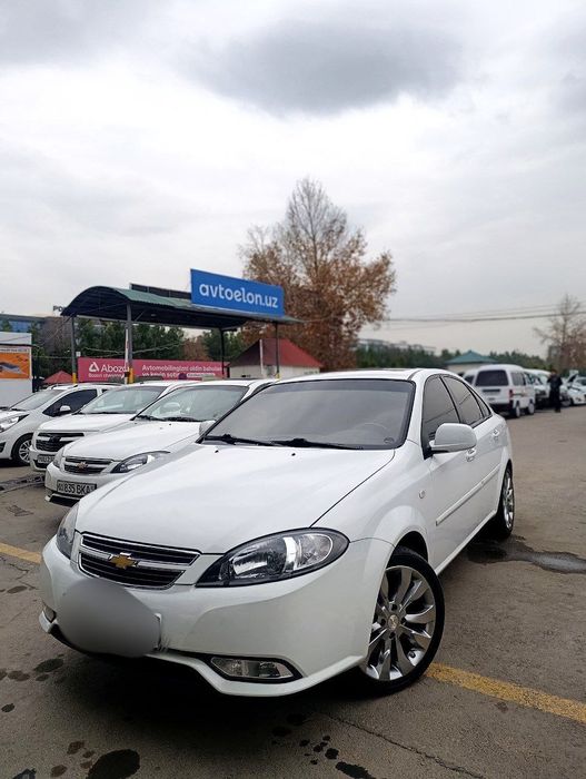 Srochna sotiladi 2020 yil Jentra Lacetti avtomat 3 pozitsiya