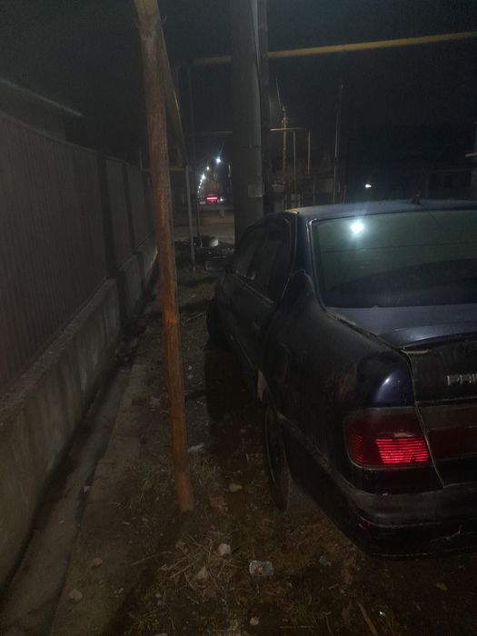 Продам машину ниссан