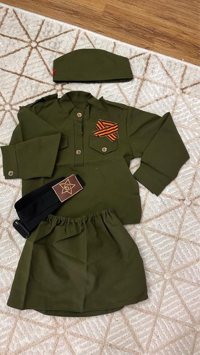 Военный костюмы рубашки береты