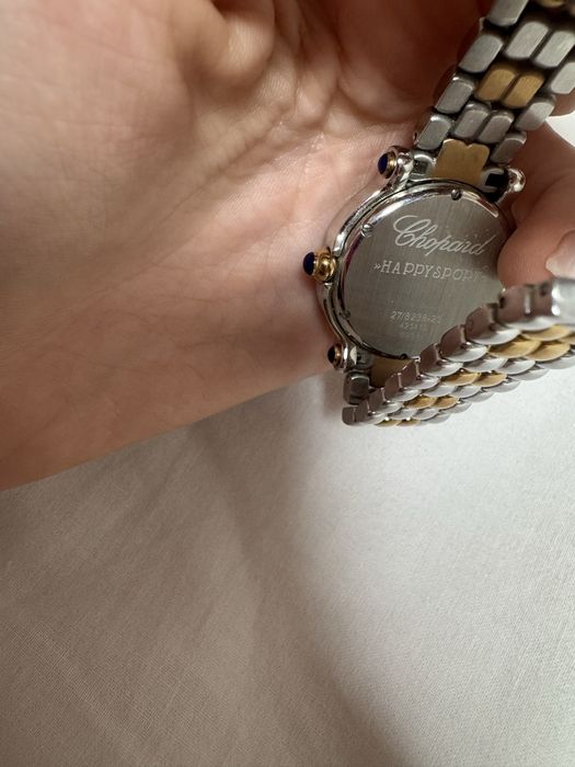 Часовник Chopard с движещи диаманти
