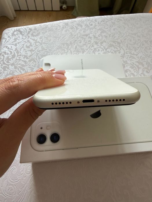 iPhone 11 64Gb в отличном состоянии
