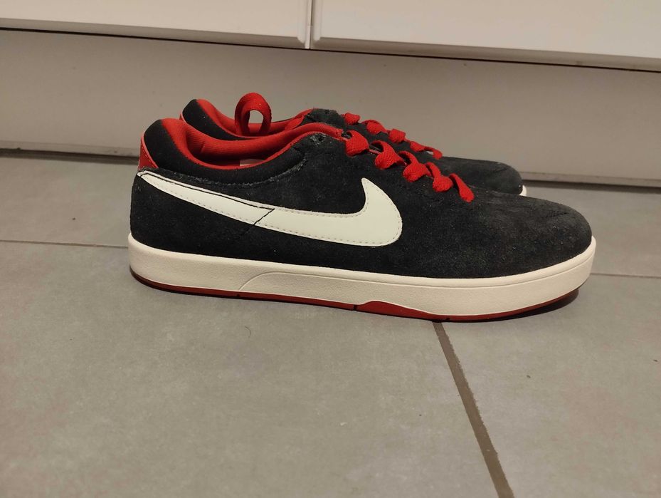Nike SB номер 35.5 нови без фабричната кутия.
