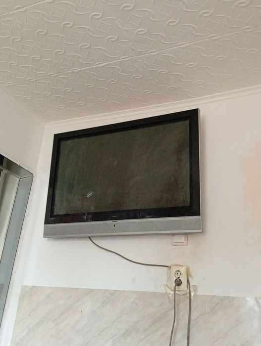 Se vinde plasma la preț de 200 lei plasma nu e led Merge excelent nu-i spart nare nicio defecțiune
